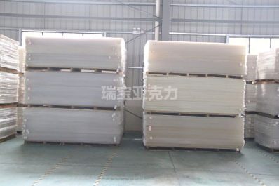 亞克力板發(fā)白是什么原因